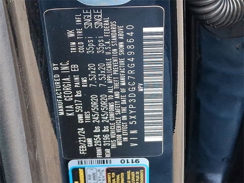 Used 2024 Kia Telluride EX w/ EX Captain's Chair Package image 27