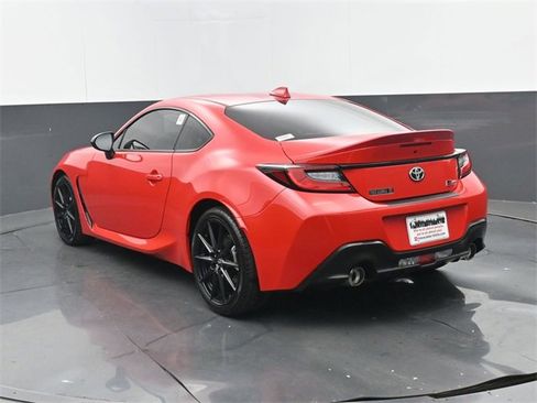 Used 2025 Toyota GR86 Premium image 3