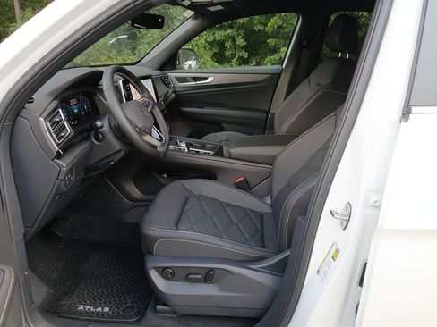 New 2026 Volkswagen Atlas Cross Sport SE image 9