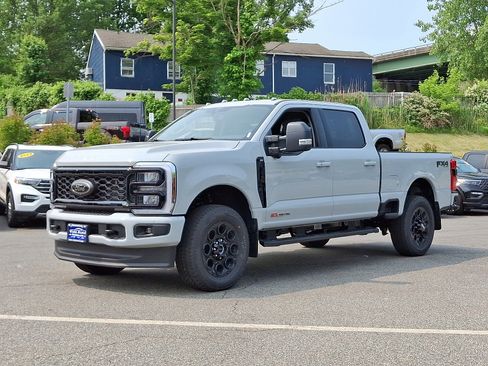 New 2025 Ford F350 XLT w/ Black Appearance Package AWD/4WD image 2