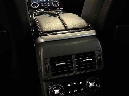 Used 2018 Land Rover Range Rover Velar R-Dynamic SE image 40