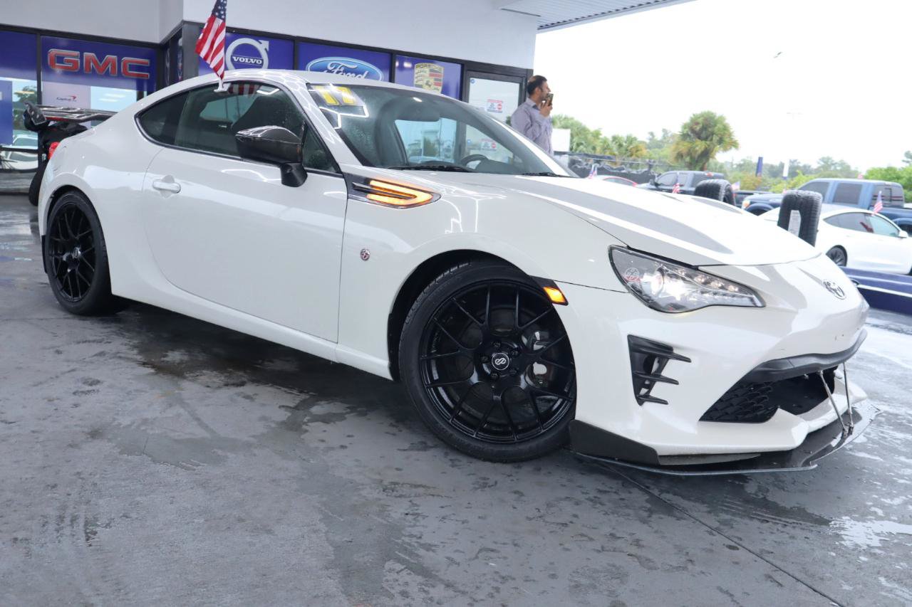 Used 2017 Toyota 86 RWD image 3