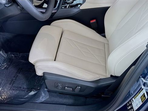 Used 2025 BMW X3 xDrive30i w/ Premium Package image 19