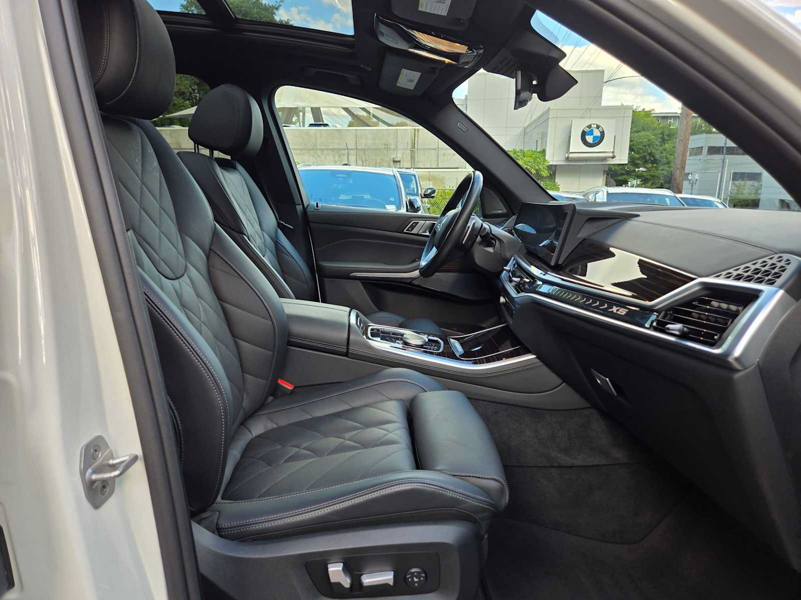 Used 2026 BMW X5 xDrive40i AWD/4WD image 11