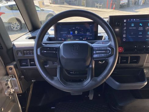 Used 2024 Chevrolet Brightdrop 600 w/ Battery Pack, Max Range AWD/4WD image 17