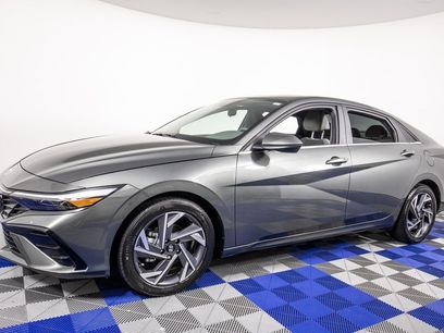 Used 2024 Hyundai Elantra SEL w/ Convenience Package
