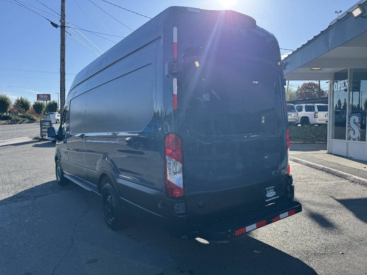 Used 2019 Ford Transit 250 148 High Roof Extended RWD image 4
