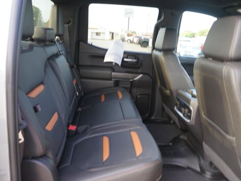 Used 2022 GMC Sierra 1500 AT4 w/ AT4 Premium Package image 23