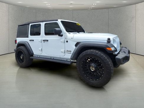 Used 2018 Jeep Wrangler Unlimited Sport S AWD/4WD image 3