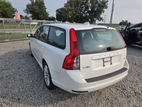 Used 2010 Volvo V50 2.4i FWD image 6