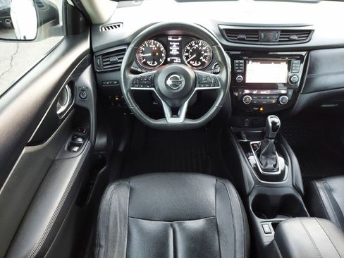 Used 2017 Nissan Rogue SL w/ SL Premium Package image 10