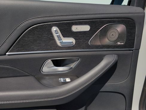 New 2026 Mercedes-Benz GLS 580 4MATIC image 7
