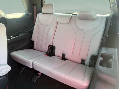Certified 2025 Hyundai Palisade SEL FWD image 32