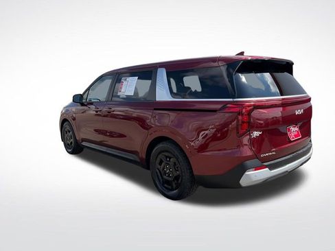 Used 2025 Kia Carnival FWD image 4