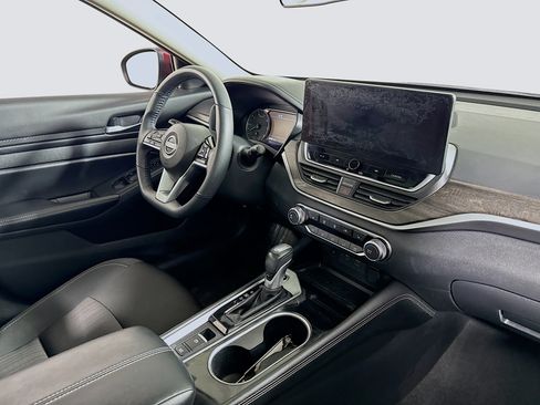 Used 2024 Nissan Altima 2.5 SV w/ SV Premium Package AWD/4WD image 23