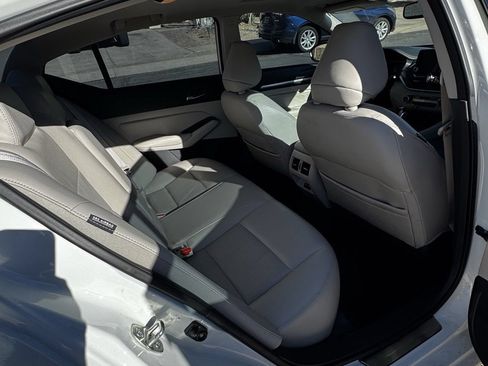 Used 2019 Nissan Altima 2.5 SL FWD image 7