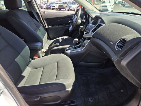Used 2013 Chevrolet Cruze LT w/ Technology Package image 12