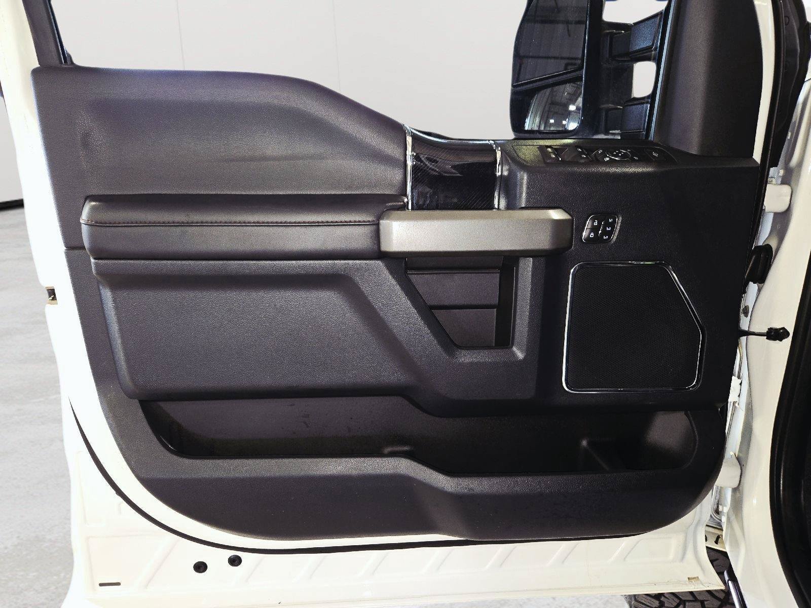 Used 2022 Ford F350 Platinum AWD/4WD image 26