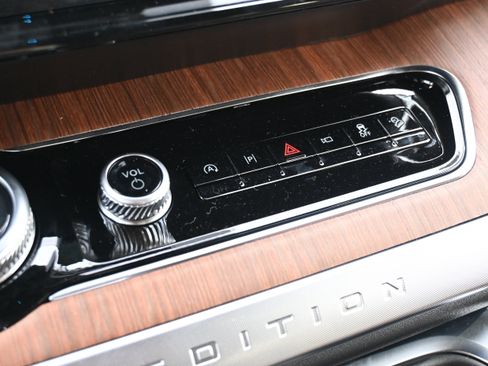 New 2025 Ford Expedition King Ranch image 28