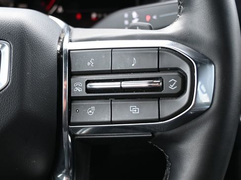 Used 2026 GMC Acadia Elevation w/ Elevation Premium Package FWD image 14