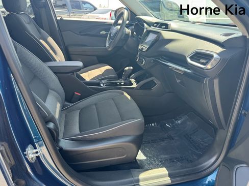 Used 2021 Chevrolet TrailBlazer LT w/ Convenience Package FWD image 27