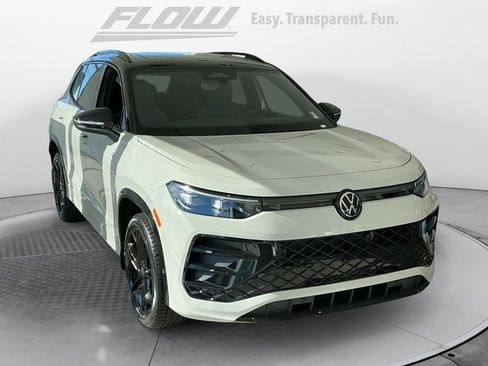 New 2026 Volkswagen Tiguan SE R-Line image 1