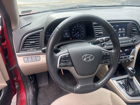Used 2018 Hyundai Elantra Value Edition FWD image 15