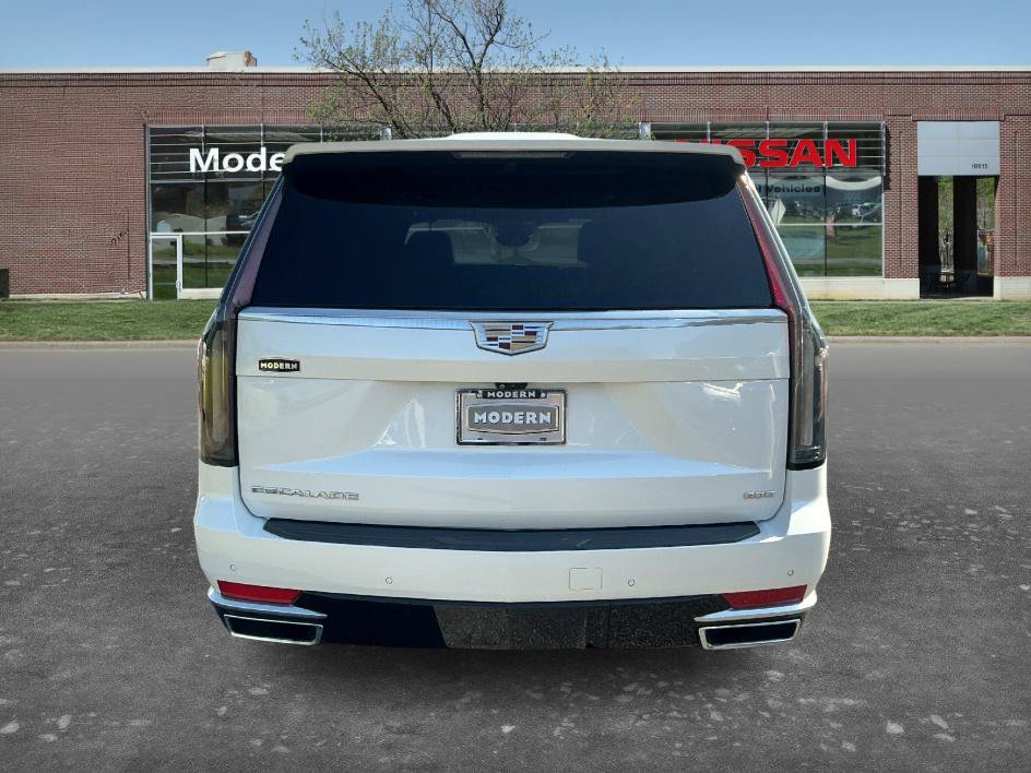 Used 2022 Cadillac Escalade Premium Luxury w/ Performance Package AWD/4WD image 3