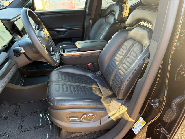 Used 2025 Rivian R1T Adventure Dual AWD/4WD image 11