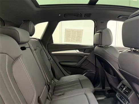 Certified 2025 Audi Q5 2.0T Premium image 9