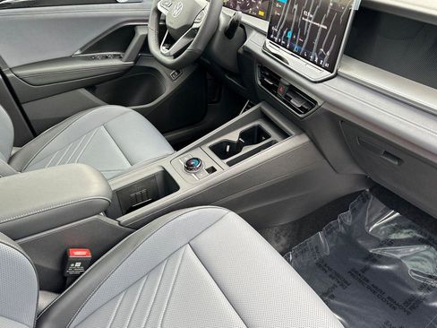 New 2026 Volkswagen Tiguan SE R-Line image 15