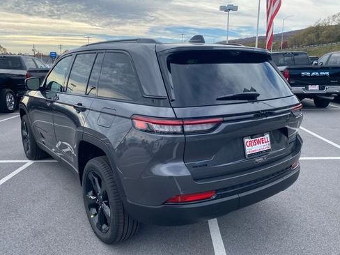 New 2025 Jeep Grand Cherokee Limited w/ Luxury Tech Group II image 5