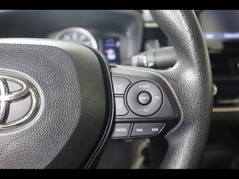 Used 2022 Toyota Corolla LE FWD image 20