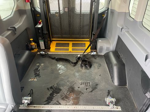 Used 2019 Ford Transit 350 XL image 25