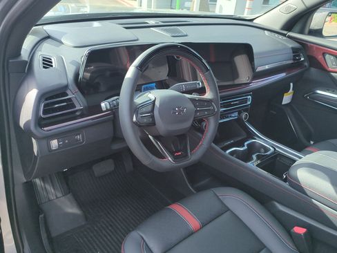 New 2026 Chevrolet Traverse RS w/ LPO, Floor Liner Package FWD image 10