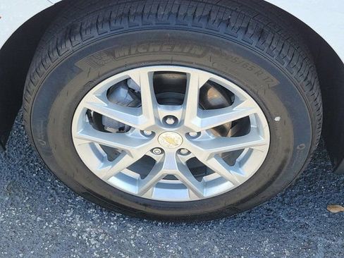 Used 2024 Chevrolet Equinox LS FWD image 10