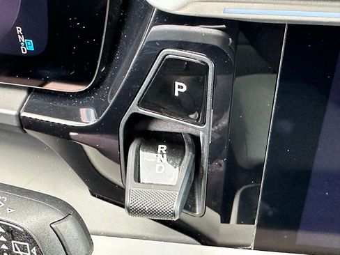 Used 2025 Porsche Macan 4 Electric image 33