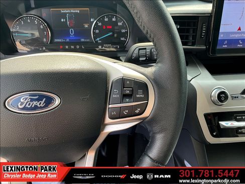 Used 2023 Ford Explorer XLT w/ Equipment Group 202A AWD/4WD image 12