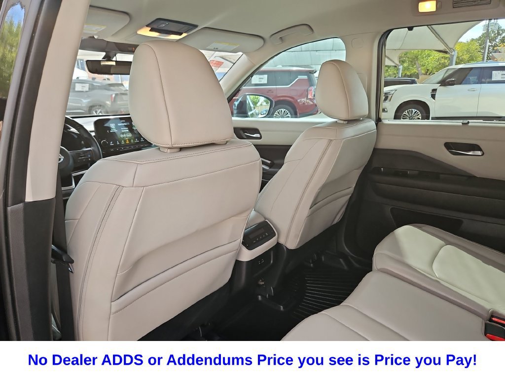 Used 2023 Nissan Pathfinder SL w/ Black Appearance Package FWD image 37