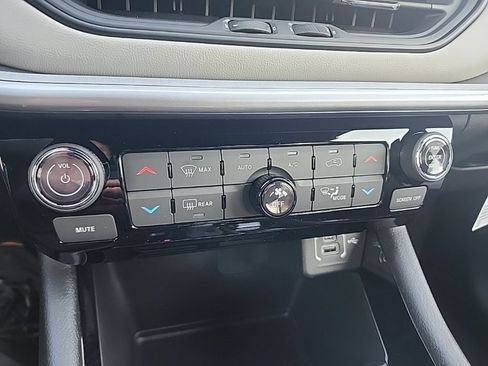 New 2026 Jeep Compass Limited AWD/4WD image 35