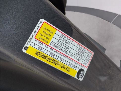 Used 2019 Chevrolet Traverse LT w/ LPO, Floor Liner Package FWD image 35