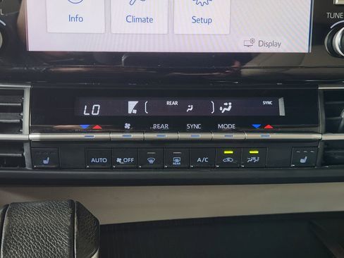 Used 2021 Toyota Sienna XLE FWD image 18