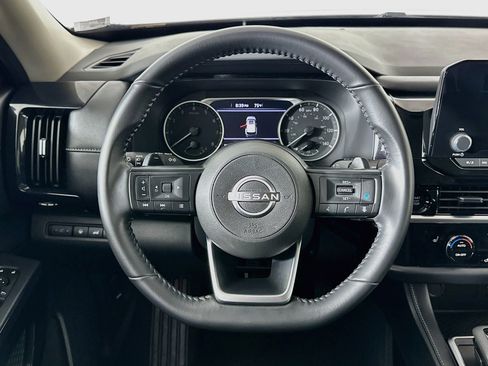 Used 2025 Nissan Pathfinder SV FWD image 18