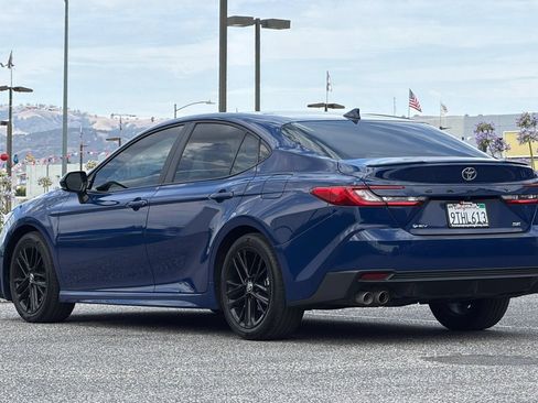 Used 2025 Toyota Camry SE FWD image 7