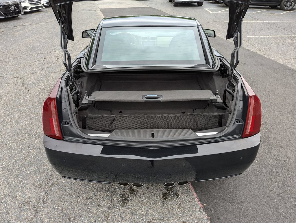 Used 2006 Cadillac XLR RWD image 39