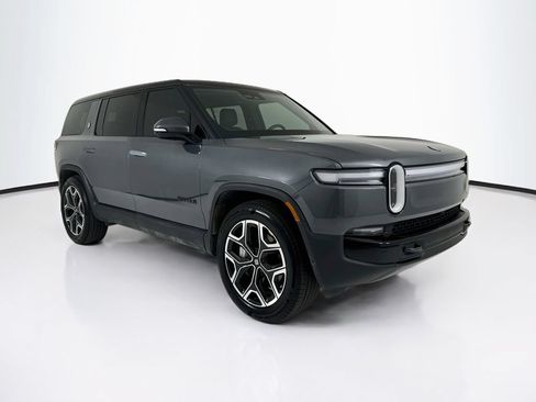 Used 2025 Rivian R1S Adventure AWD/4WD image 9