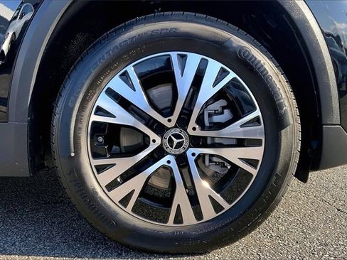 Used 2025 Mercedes-Benz GLA 250 4MATIC image 9