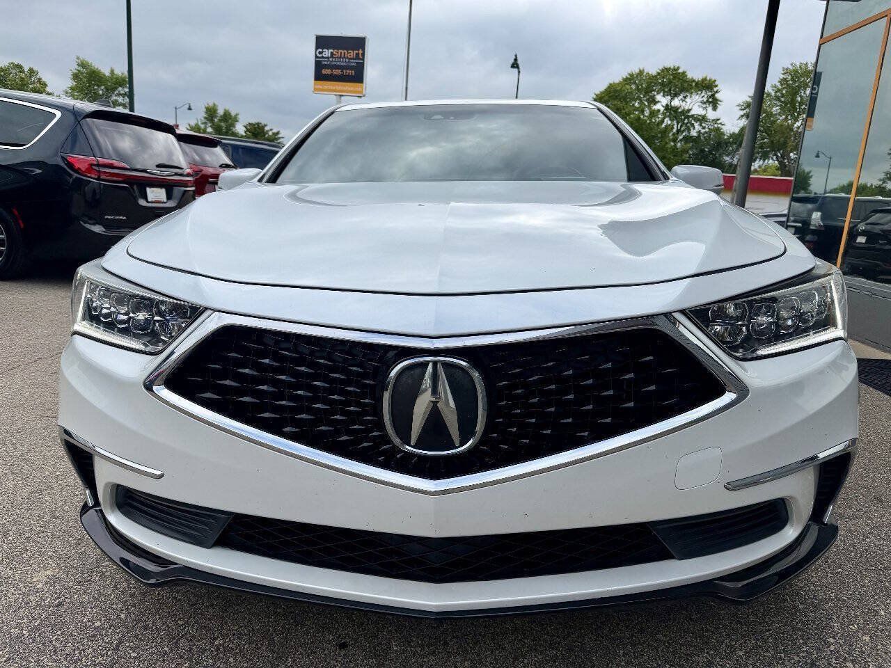 Used 2018 Acura RLX w/ Technology Package FWD image 4