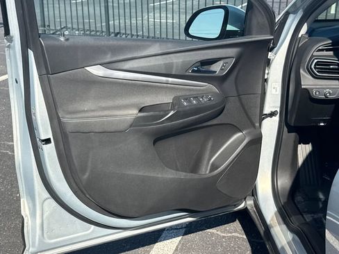 Used 2022 Chevrolet Bolt EUV LT image 11