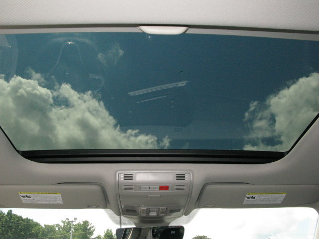 Used 2023 Volkswagen Jetta SE w/ Panoramic Sunroof Package FWD image 14